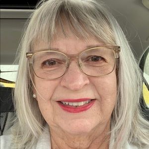 Meet your Posher, Deborah